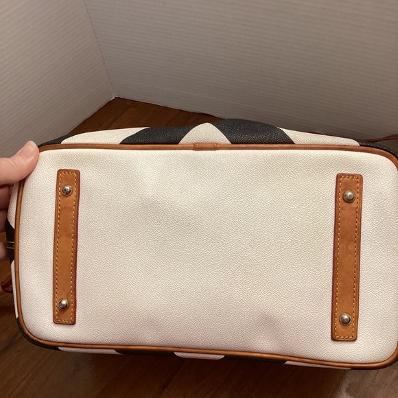 Dooney & Bourke Black and White Zigzag Shoulder Bag - Picture 9 of 16